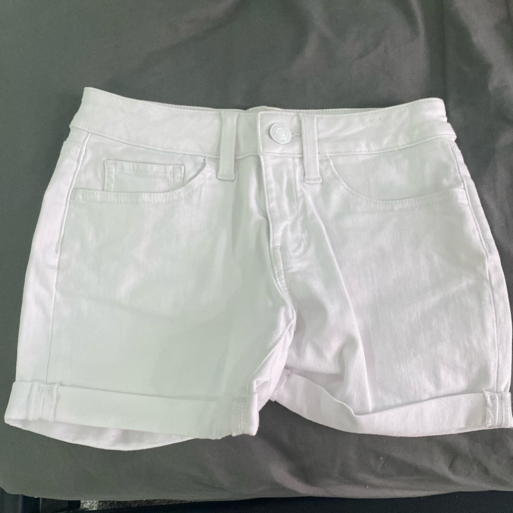 white jean shorts from kohl’s size 0/24